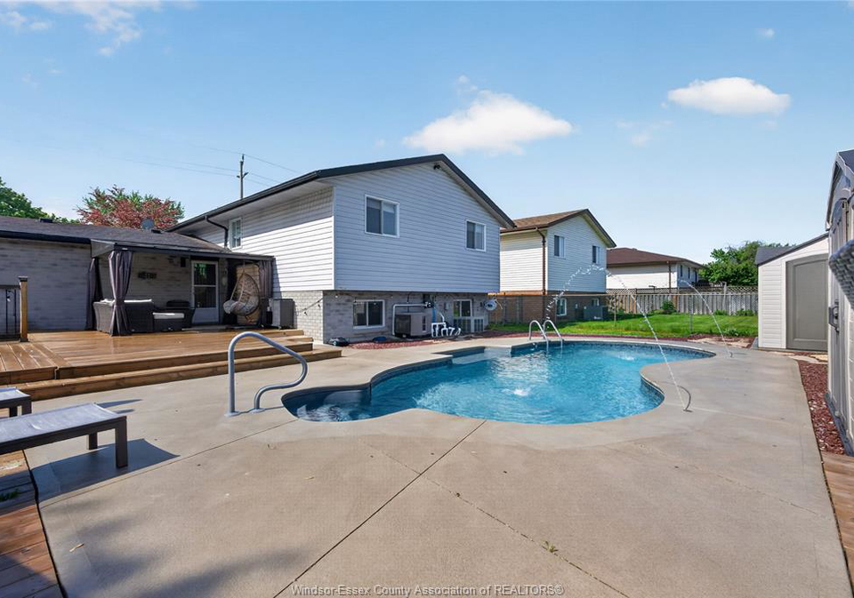 8492-jerome-windsor-ontario-26016055