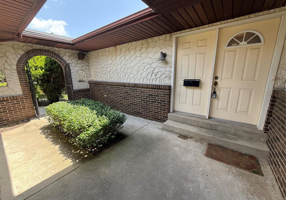 377-fairway-st-clair-beach-ontario-26016063