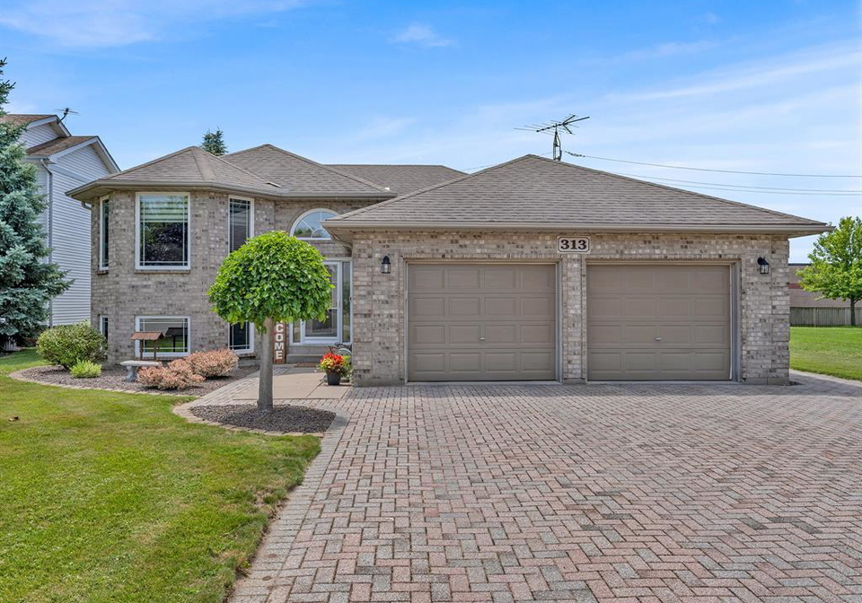313-applewood-kingsville-ontario-26016075