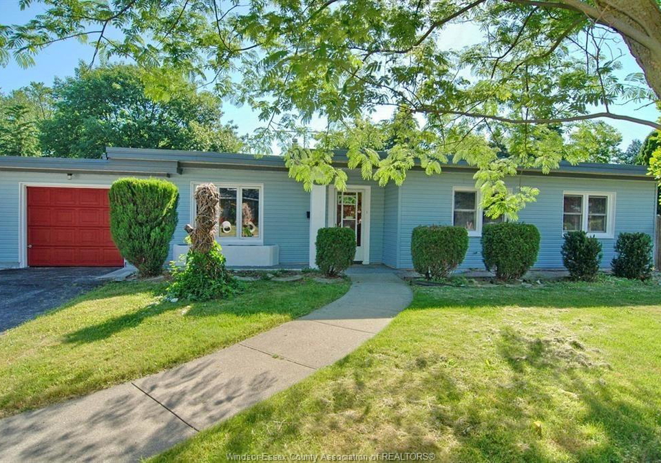 2410-norman-road-windsor-ontario-26016081