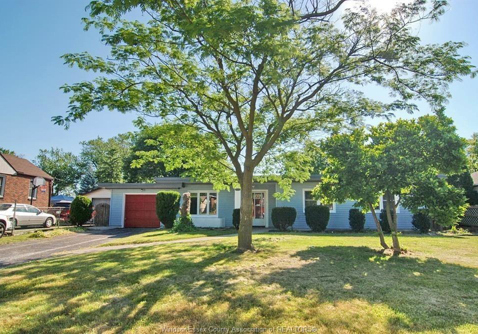 2410-norman-road-windsor-ontario-26016081