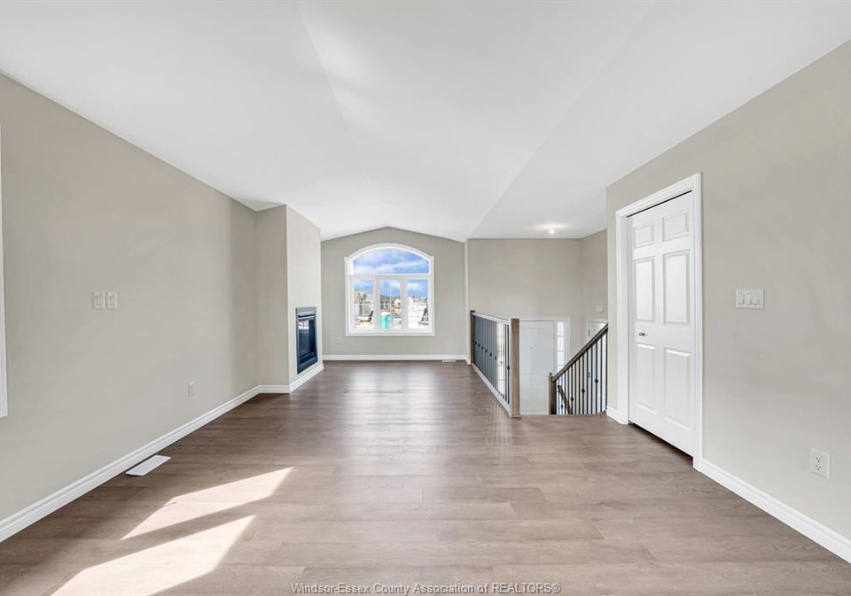 397-hemlock-lane-lakeshore-ontario-26016119