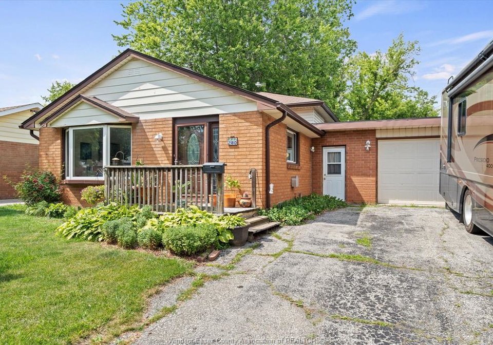 280-pickering-amherstburg-ontario-26016120