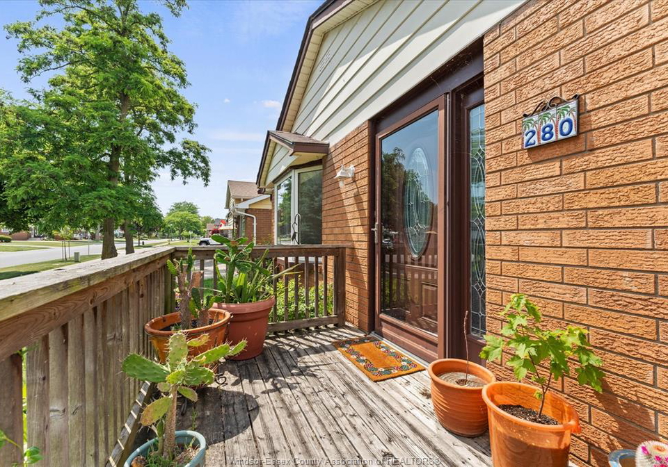 280-pickering-amherstburg-ontario-26016120