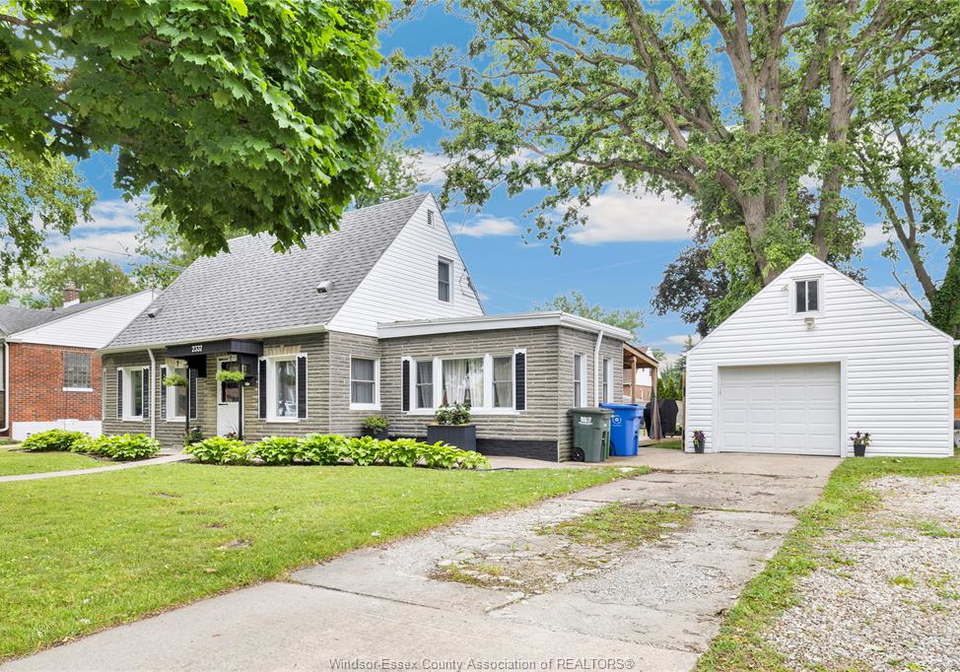 2337-parkwood-avenue-windsor-ontario-26016156