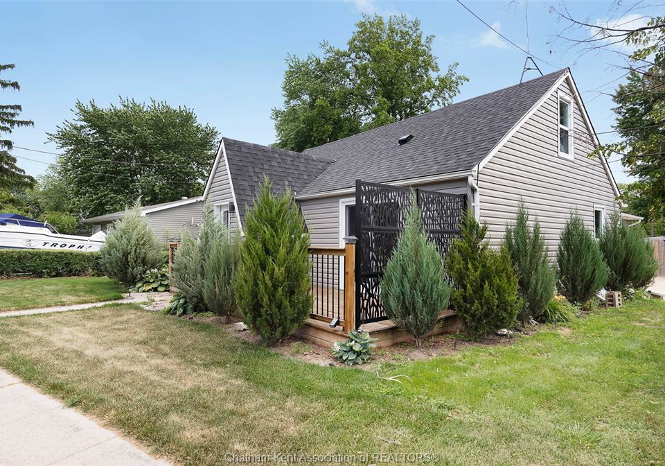 430-broadway-street-belle-river-ontario-26016162