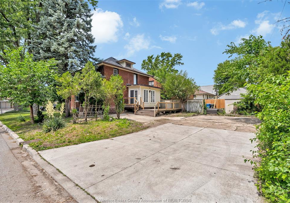 2390-princess-avenue-windsor-ontario-26016168