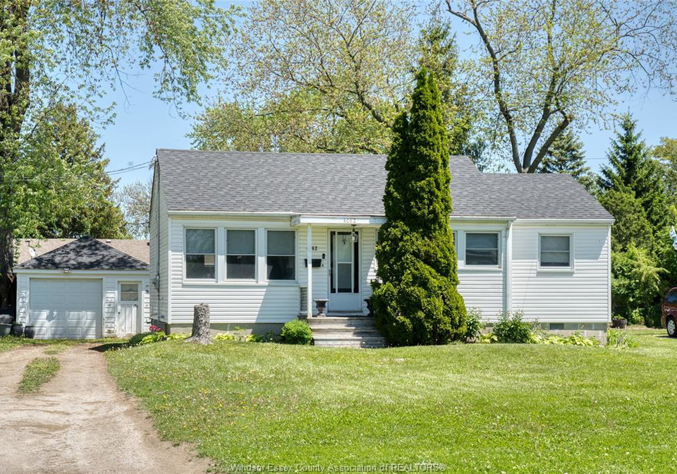 4062-roseland-drive-east-windsor-ontario-26016169