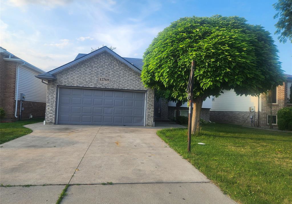 12769-lemire-street-tecumseh-ontario-26016170
