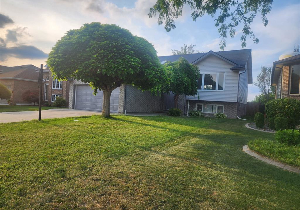 12769-lemire-street-tecumseh-ontario-26016170