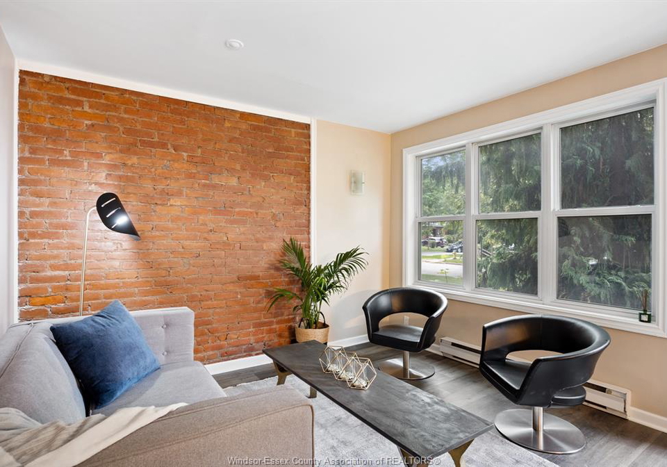 2123-ontario-street-windsor-ontario-26016172