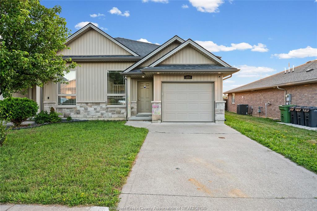 3237-seville-windsor-ontario-26016179