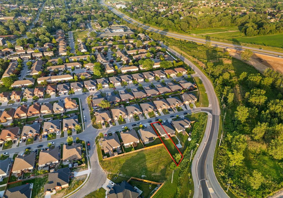 3237-seville-windsor-ontario-26016179