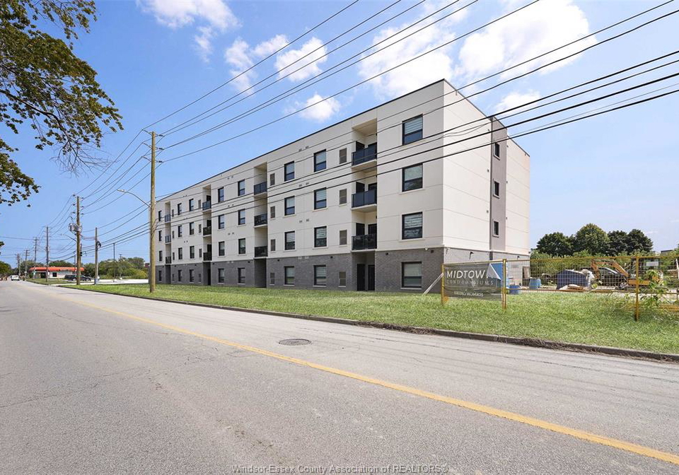 705-grand-marais-windsor-ontario-26016189