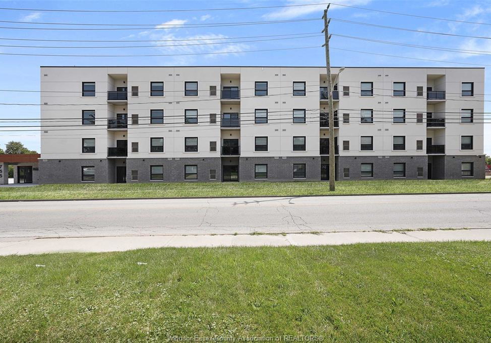 705-grand-marais-windsor-ontario-26016189