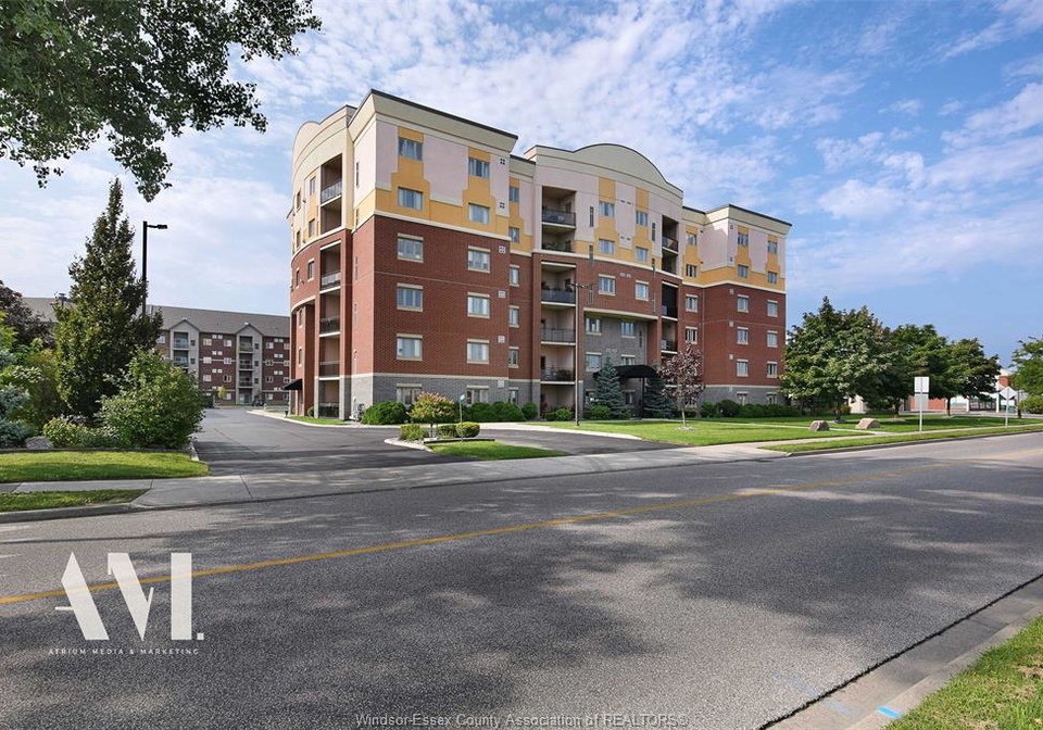 1855-normandy-street-lasalle-ontario-26016200