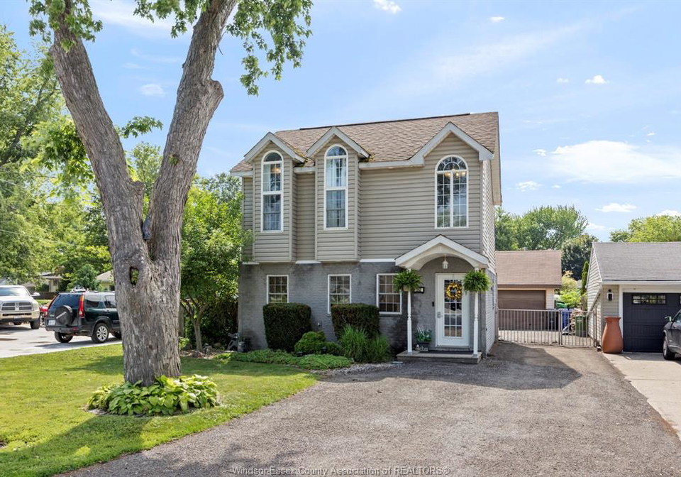 252-west-belle-river-road-lakeshore-ontario-26016201