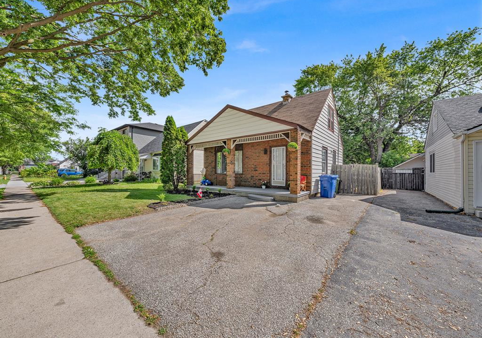 1218-california-avenue-windsor-ontario-26016214