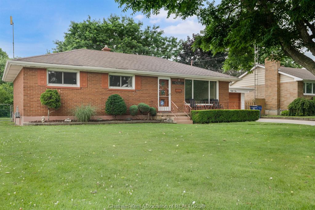 252-tweedsmuir-avenue-east-chatham-ontario-26016222