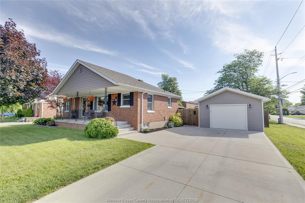 2790-randolph-avenue-windsor-ontario-26016225