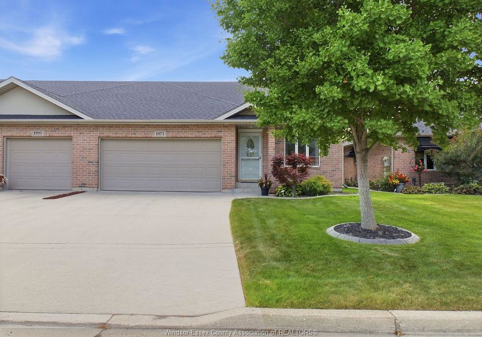 1973-venetian-avenue-windsor-ontario-26016227