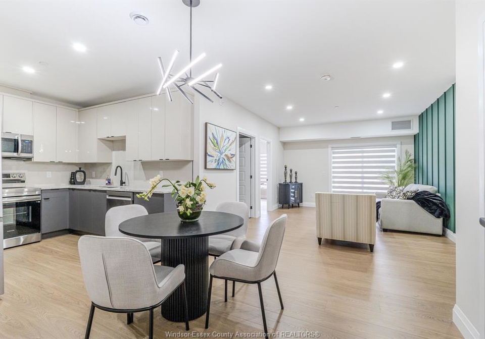 705-grand-marais-windsor-ontario-26016239