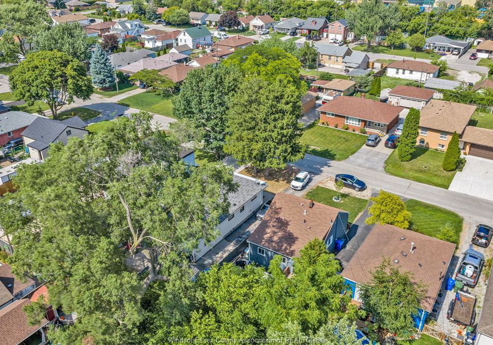 2575-meighen-road-windsor-ontario-26016241