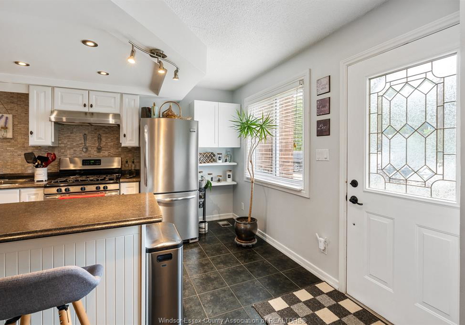 345-robson-road-leamington-ontario-26016255