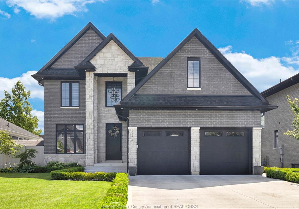 256-xavier-circle-lakeshore-ontario-26016257