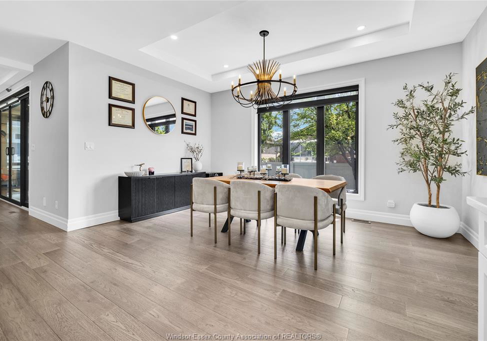 256-xavier-circle-lakeshore-ontario-26016257