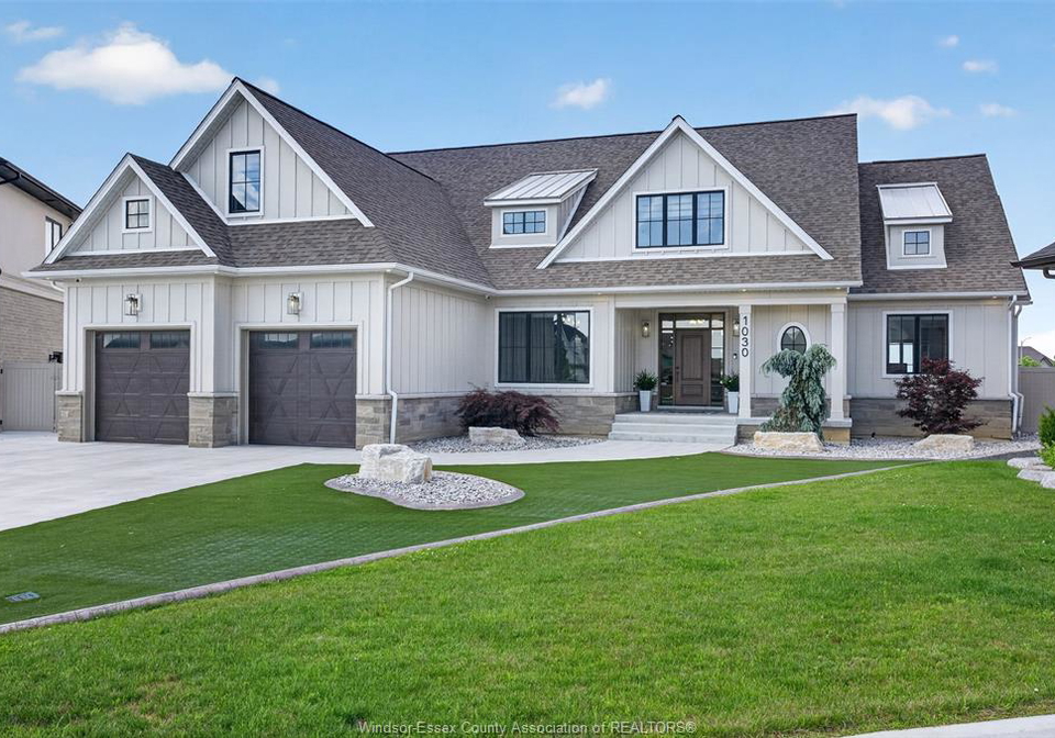 1030-lark-street-lasalle-ontario-26016260
