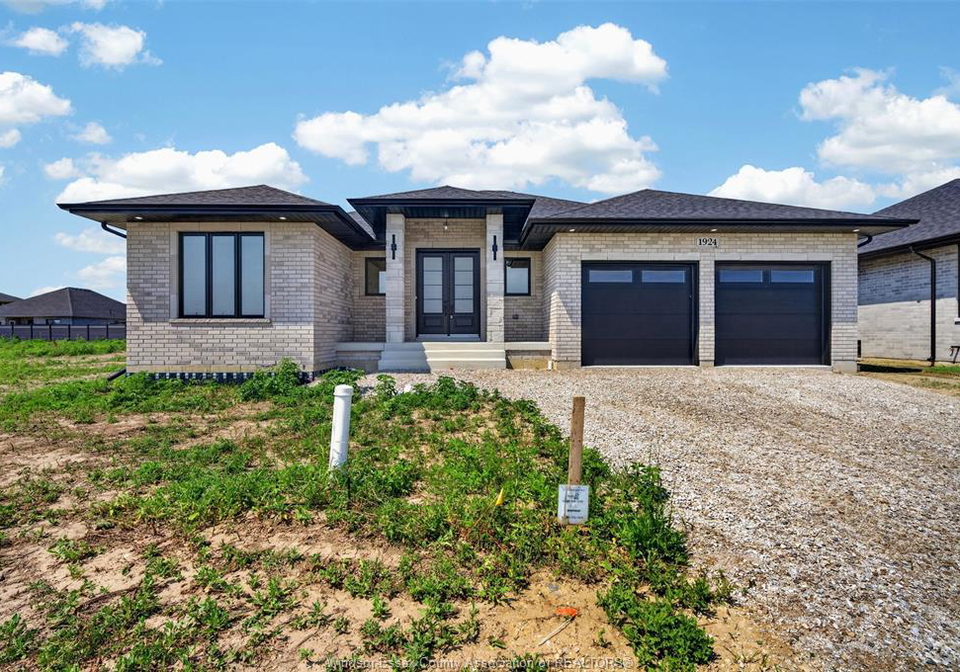 1924-sannita-kingsville-ontario-26016264