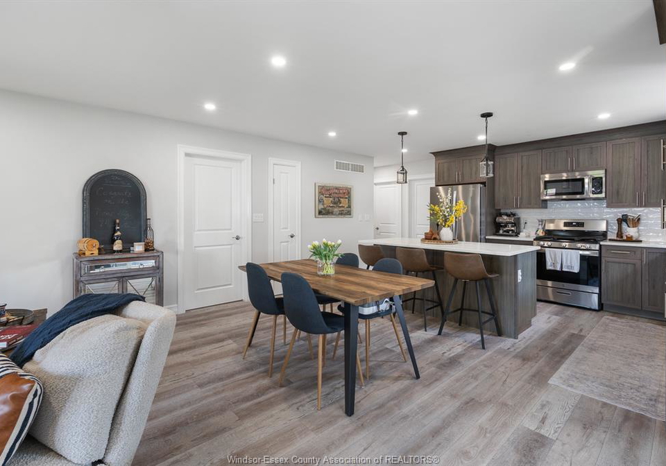 1023-oak-avenue-kingsville-ontario-26016279