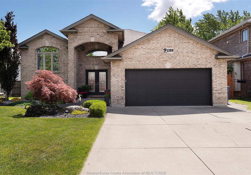 1389-crosswinds-drive-lakeshore-ontario-26016281