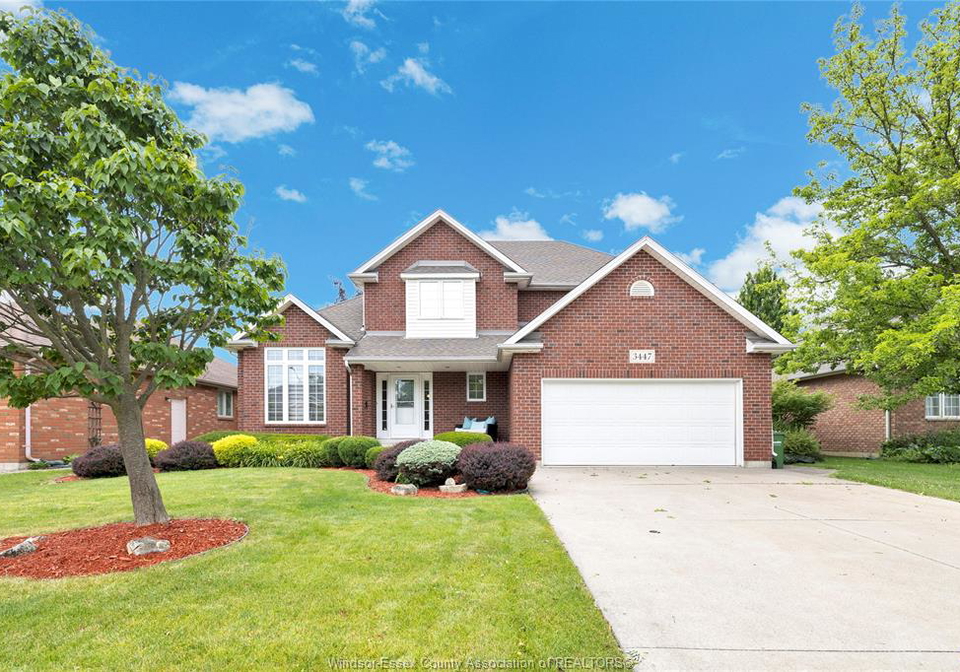 3447-bruce-windsor-ontario-26016283