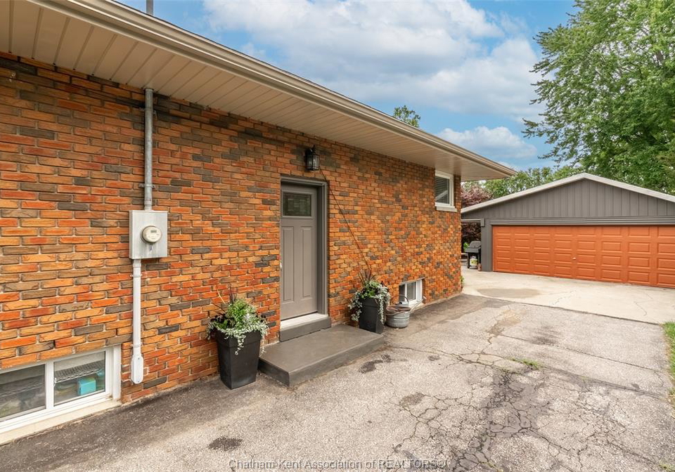 431-victoria-avenue-chatham-ontario-26016299