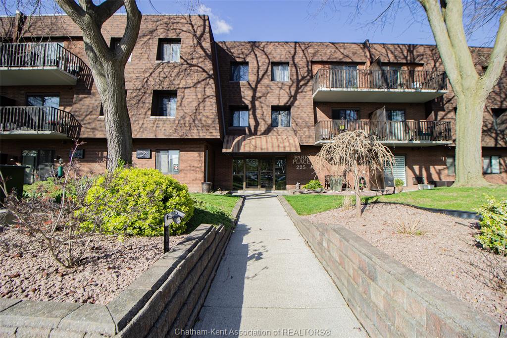 225-campus-parkway-chatham-ontario-26016312