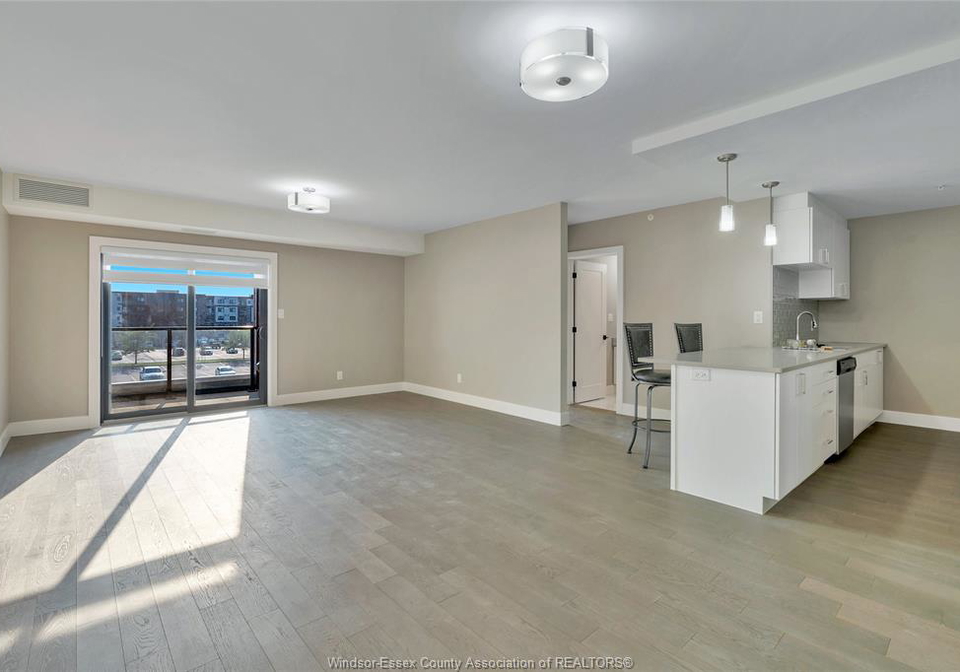 2550-sandwich-west-parkway-lasalle-ontario-26016322