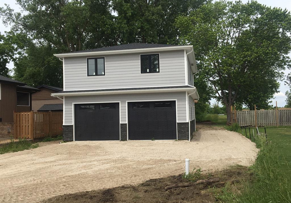 2496-front-road-lasalle-ontario-26016326