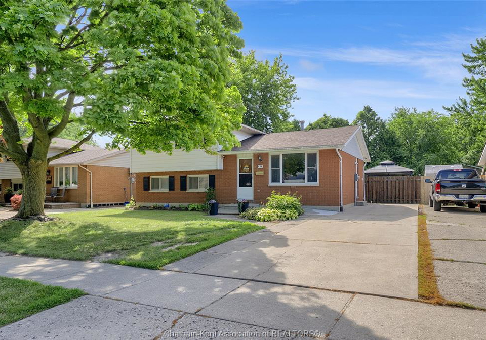 494-mcnaughton-avenue-west-chatham-ontario-26016346