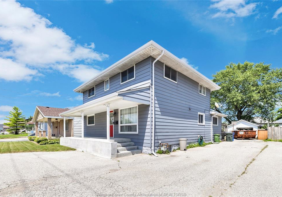 1554-lesperance-tecumseh-ontario-26016349
