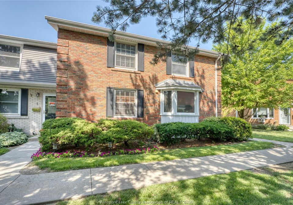 8402-little-river-windsor-ontario-26016350