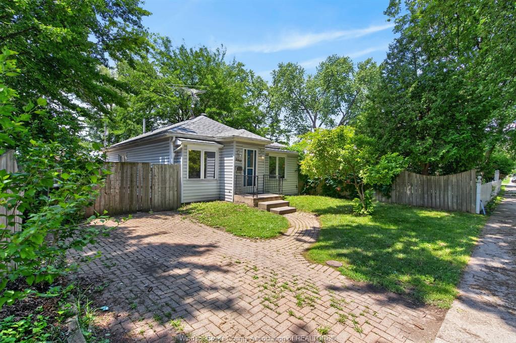 2315-charl-avenue-windsor-ontario-26016353