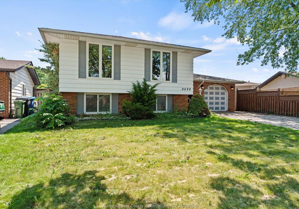 9688-chestnut-drive-windsor-ontario-26016365