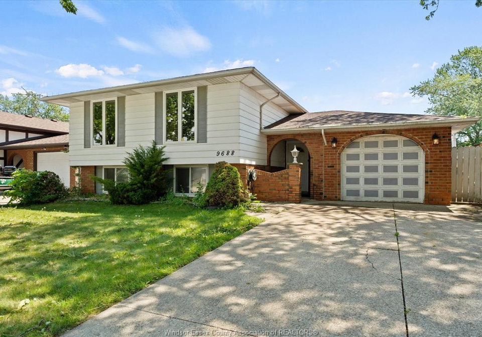 9688-chestnut-drive-windsor-ontario-26016365
