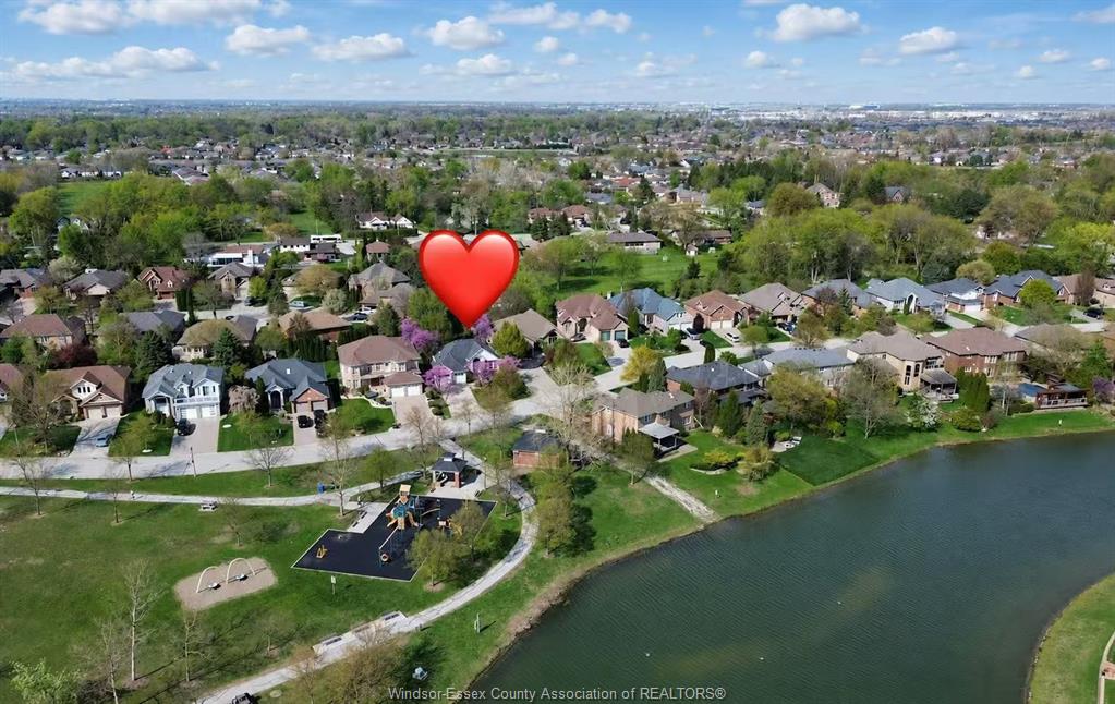 660-caruso-windsor-ontario-26016381