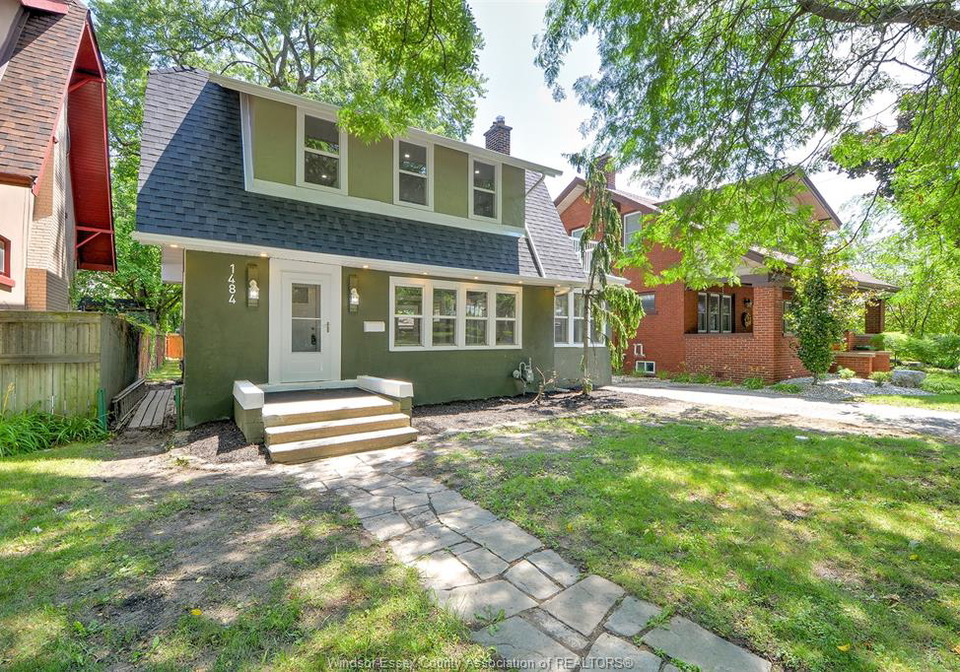 1484-victoria-avenue-windsor-ontario-26016387