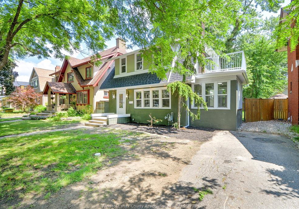 1484-victoria-avenue-windsor-ontario-26016387