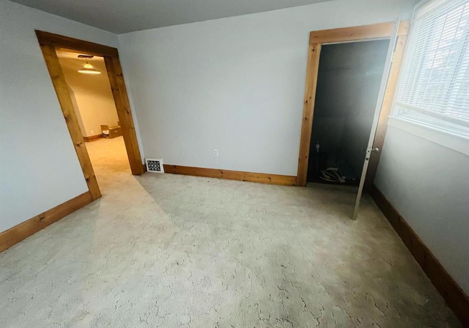 1645-goyeau-windsor-ontario-26016404