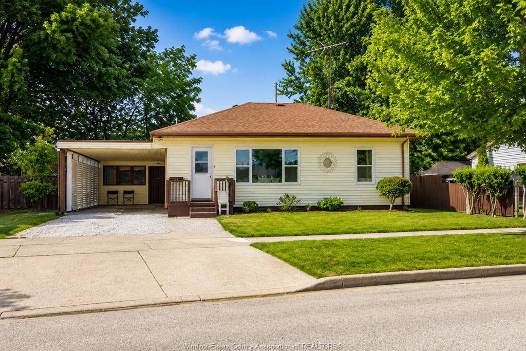 92-erie-street-kingsville-ontario-26016405